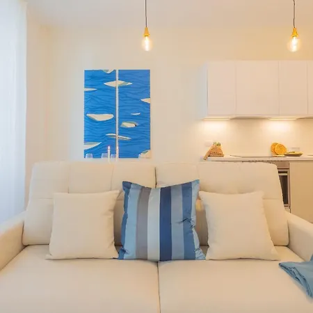Enchanted - 2 By Rent Apartament